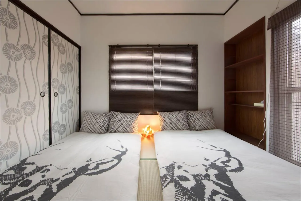 Zebrahouse Himejima Villa Osaka 0*,